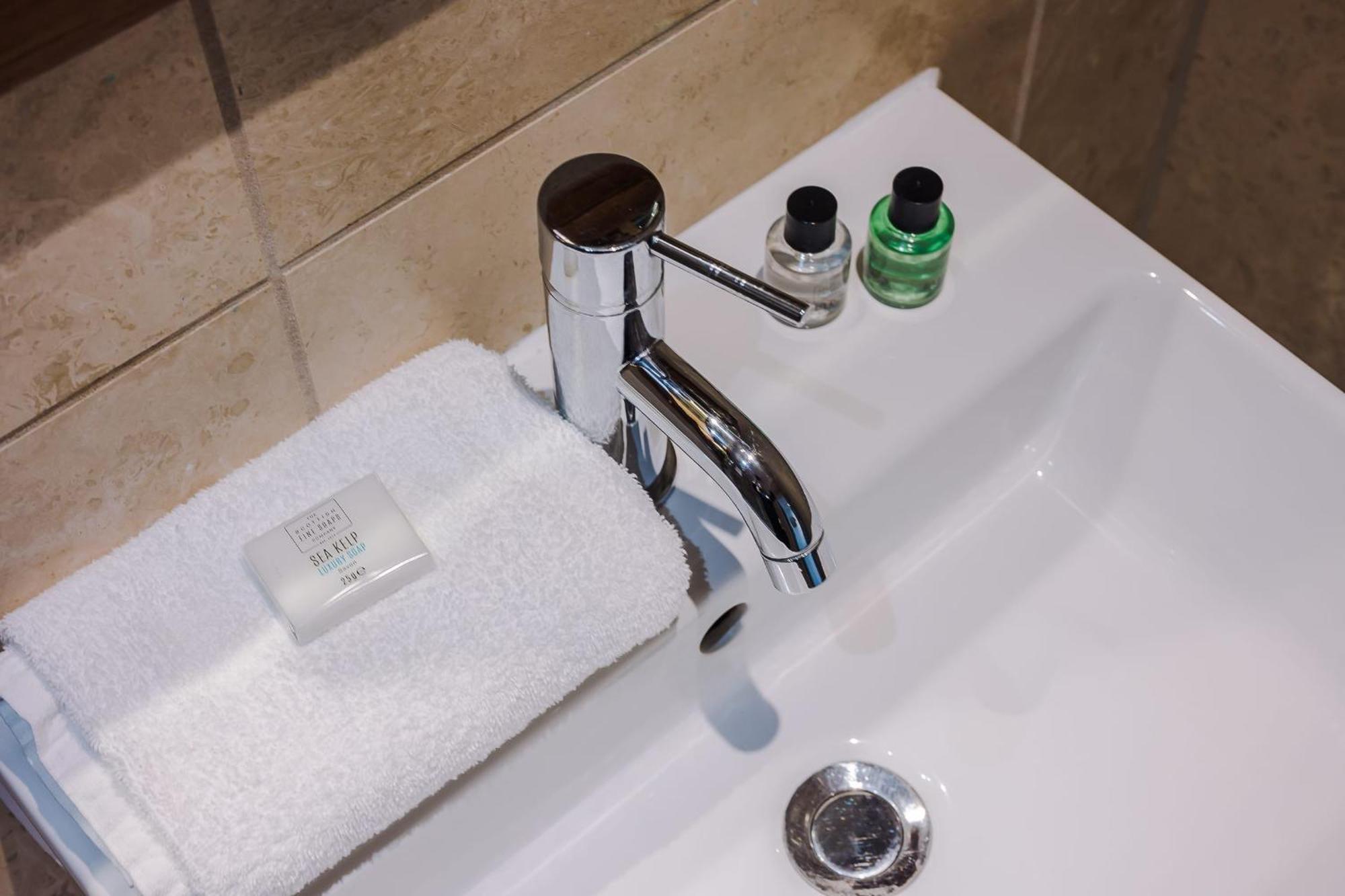Host & Stay - The Waterfront Hideaway Ливърпул Екстериор снимка