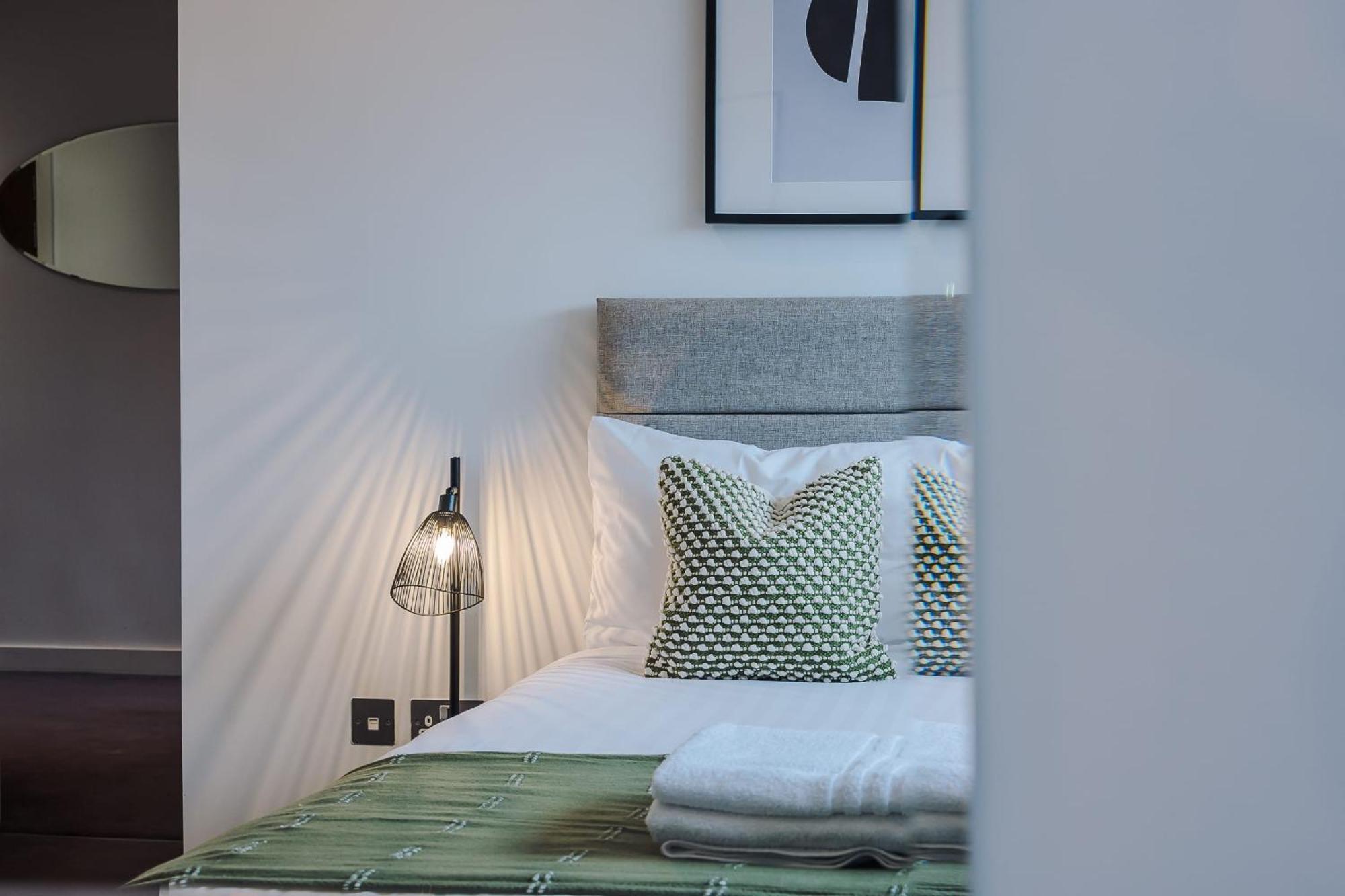 Host & Stay - The Waterfront Hideaway Ливърпул Екстериор снимка