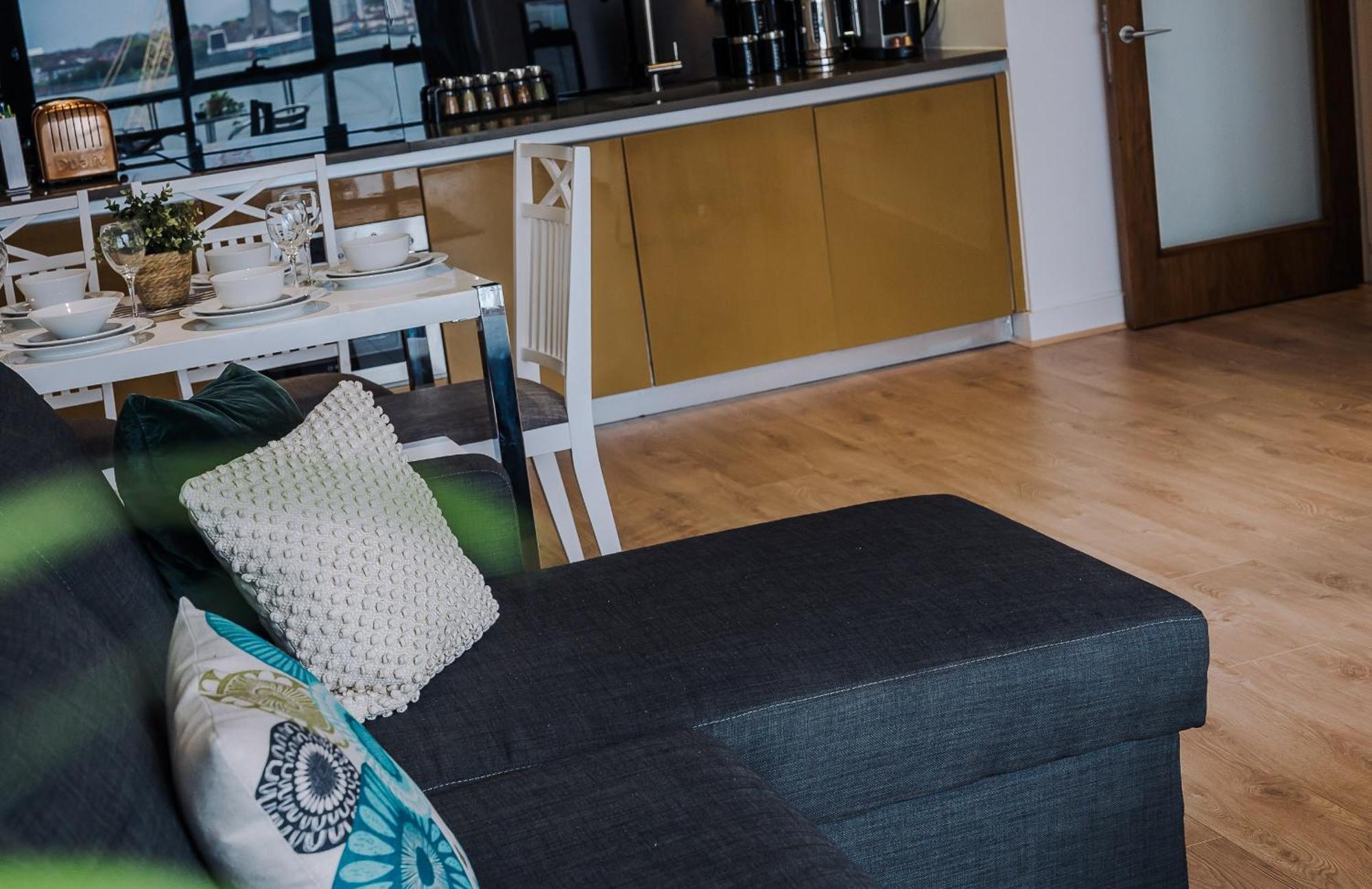 Host & Stay - The Waterfront Hideaway Ливърпул Екстериор снимка