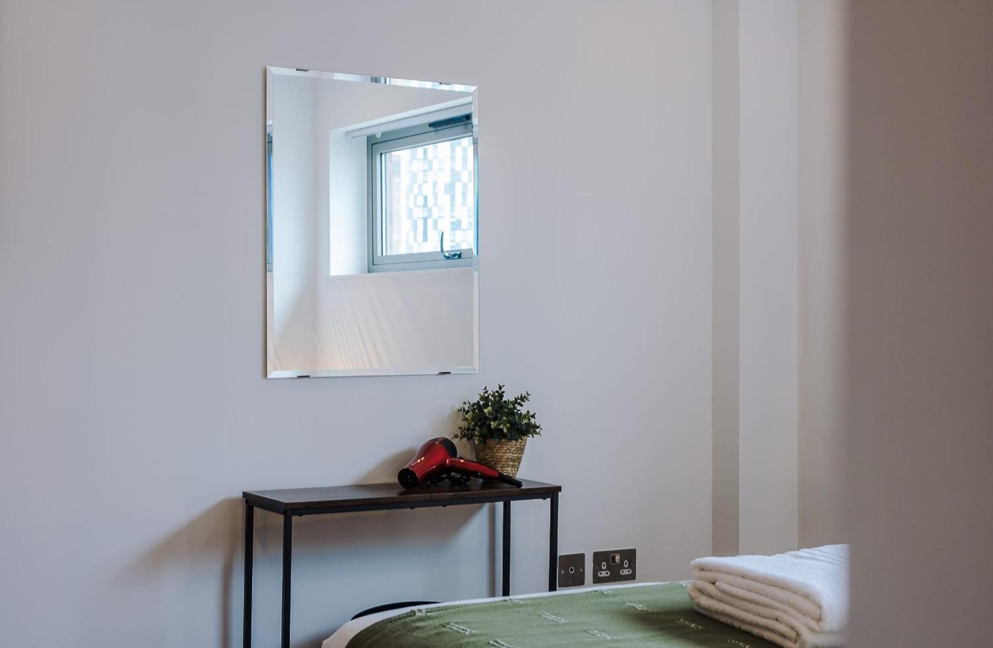 Host & Stay - The Waterfront Hideaway Ливърпул Екстериор снимка