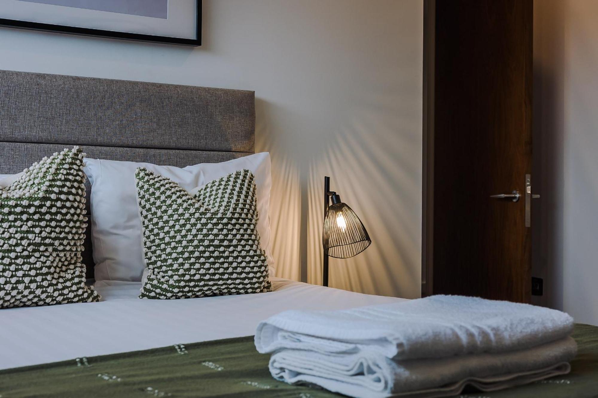 Host & Stay - The Waterfront Hideaway Ливърпул Екстериор снимка